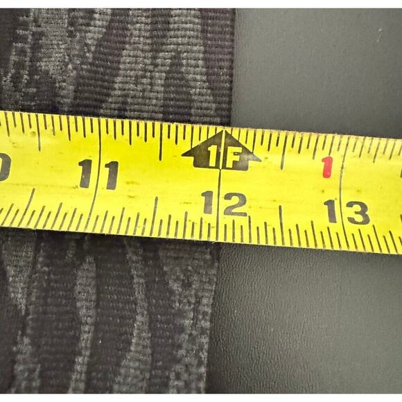 Gymshark Adapt Animal Seamless Sports Bra In Black & Gray Size XS - Picture 5 of 5